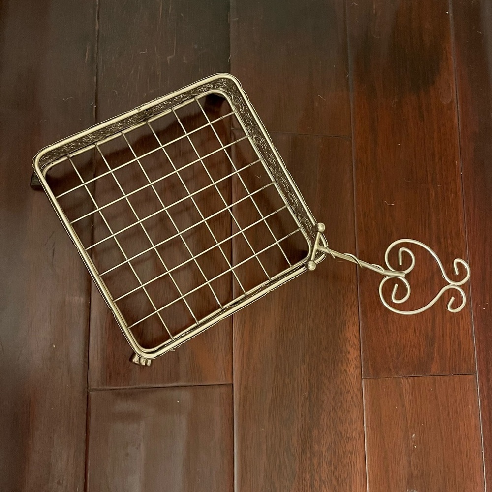 I am selling napkin holders